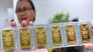 قفزة مفاجئة في أسعار الذهب تصل بالأونصة إلى 187 مليون دونغ فيتنامي